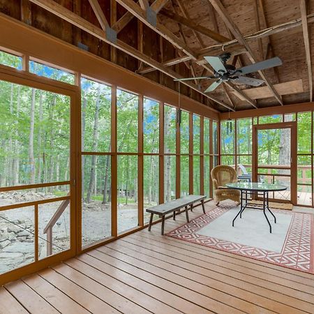 Secluded W Hot Tub, Fire Pit, Deck & Updated Wifi Great Cacapon Esterno foto